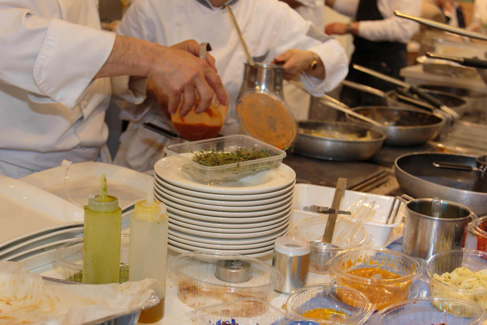 שף פרטי בבית: הדרך להקפיץ את האירוע הפרטי בכמה וכמה רמות